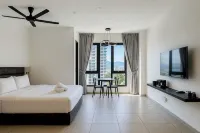 Lovecozy Home @ 22M Macalister | Studio - สระว่ายน้ำแบบอินฟินิตี้