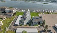 Wonderful 3 Bedroom Condo in Beautiful Spring Lake, on the River - Wifi