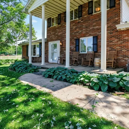 Fun at the Farm House - Charming 3-bedroom farmhouse in lovely Valparaiso