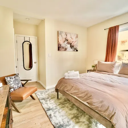 Spacious 4BDR/2BA- Walk to T-Station- Minutes to Boston