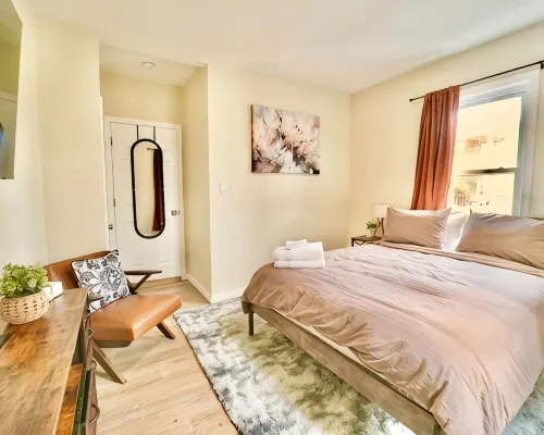 Spacious 4BDR/2BA- Walk to T-Station- Minutes to Boston Hotels in Somerville