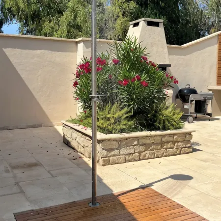 Fantastic private villa with heated saltwater pool in Provence