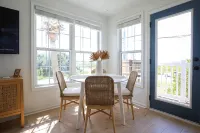 Folly Beach Condo with Water Views! - 4-Sterne