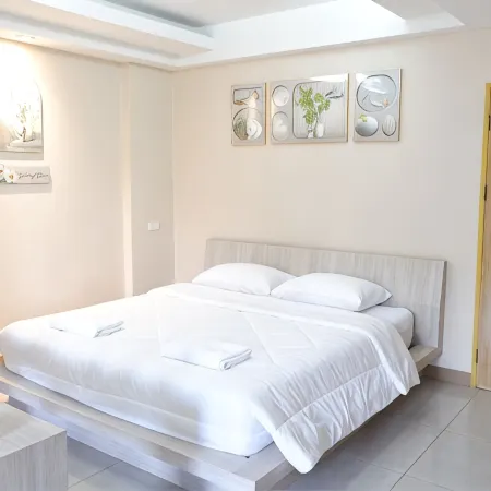 Shi-ro-i Poshtel