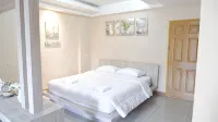 Shi-ro-i Poshtel
