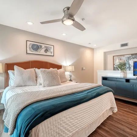 Lovebirds' Retreat - Steps to Siesta Key Public Beach -