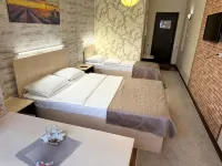 Art Plaza Hotel