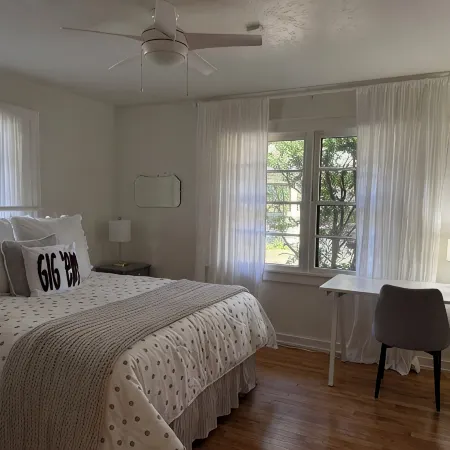 Walking Distance to Campus 3/2, newly renovated and professionally decorated!