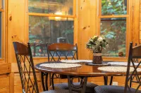 Cozy 2-Bedroom Cabin with WiFi, Firepit, and More in Blairsville! - Alphydda
