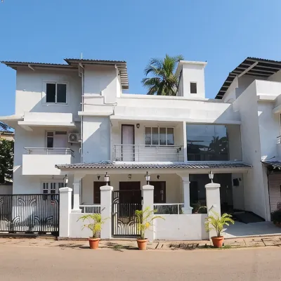 Hotel Royal Beach Hotels near Miramar Beach