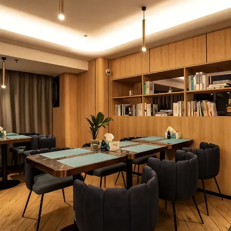 Longkou LanOuShangPin Hotel (Bosshang Shopping Plaza)