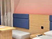 Model J Hotel BSD Carstensz Hotels in Pagedangan