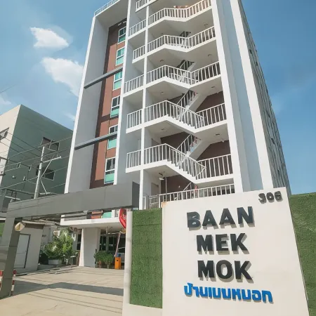 Baan Mek Mok Отели рядом с достопримечательностью «Станция Удом Сук»