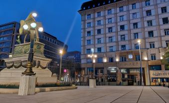 Five Points Square - City Center