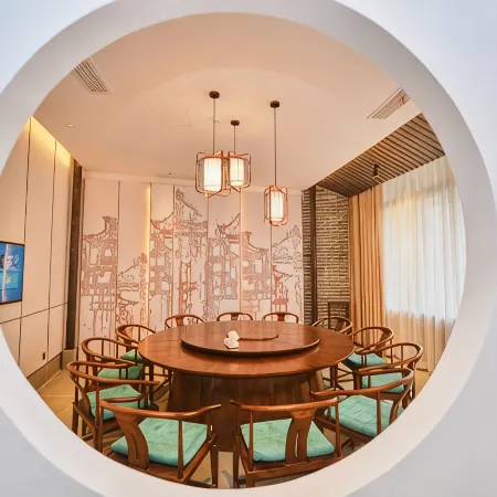Yilong Yulu Hotel