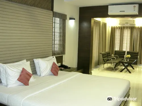 Hotel Harsha Residency - parcheggio