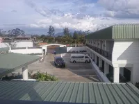 McRoyal Hotel - parking