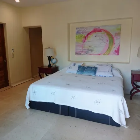 Luxury apartment with beautiful sunset sea views at Ixtapa