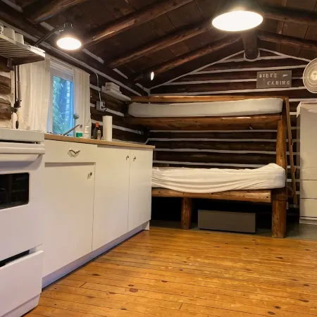 Birch Cabin- North Frontenac Lodge