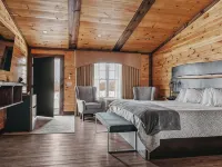 Golf, Outdoor Bar, Restaurant - The Forest Haven Hotele w: Otisco