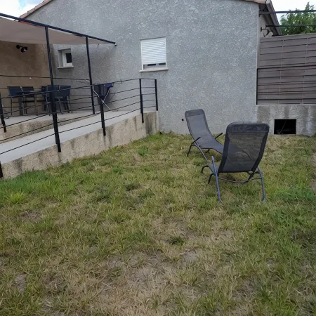Gîte Thym Dans Campagne Gardoise 5 à 6 Couchages Avec Terrasse+jardinet Clôturé