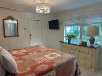 Sea cottage 2/1 in white sound on GTC Abaco Bahamas full kitchen, AC & WiFi