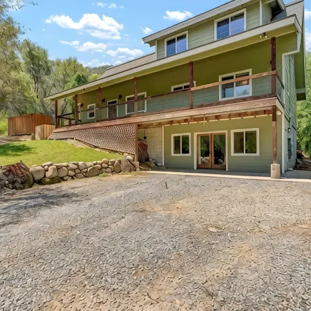 Comfort in Nature, Multi-Family, Sleeps 14, BBQ