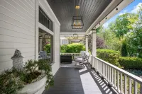 Updated South Hill Craftsman Sleeps 12!