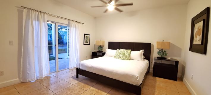 "Beachside Retreat" 2 Bedroom / 2 Bath Hotele w: Bailey Town