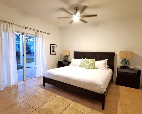 "Beachside Retreat" 2 Bedroom / 2 Bath Hotels in Bailey Town