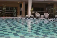 Emerald Apartel - Pools