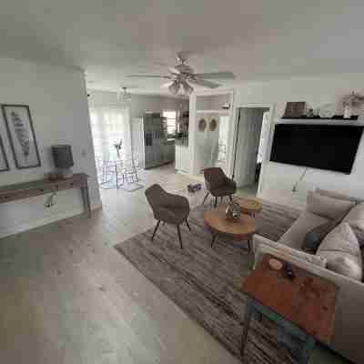 Newly renovated home near Hard Rock Stadium and major highways! Others