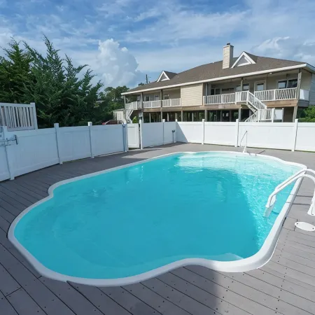 One level 4 Bedroom House with Pool, Large Docks, Canal Access - The Turtle Club