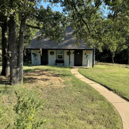 Cottage just 30 minutes from Texas A&M, 15 minutes from Premiere baseball field