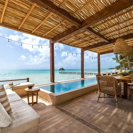 LUXURY BEACHFRONT VILLA  Includes 3 Pools, Wifi, Best Snorkeling & Kayaking Bay