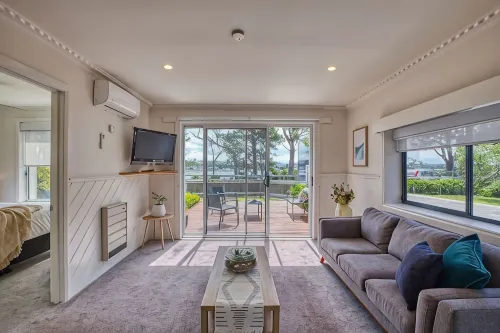 Georges Bay Apartments - 4-Star