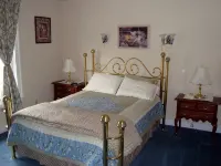 Tabor House All Season Vacation Rental LLC/Perfect for Families, Pets Welcome