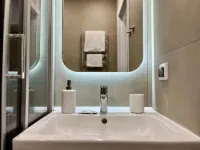 Aviator Hotel