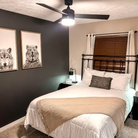 Cozy Renovated Summit Condo – 5-Min Walk to Slopes, Deer Views!