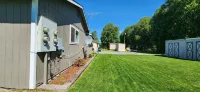 Cozy in Kenai Close to mouth of Kenai River and Beach access.