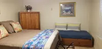 Charming Riverside Home w/ Deck and Fishing. 15 minutes to STP and Bechtel. - 2성급