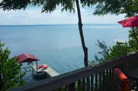 Cozy Cabin with 165 Ft Beach in the Heart of Flx Wine Country! All Are Welcome! - 4-Star