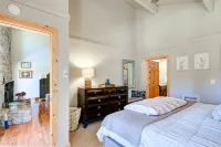 Beech Mtn: Walk to Slopes, Sleeps 9, Pet Friendly, Mountain Views, Cozy Retreat - 4-Star