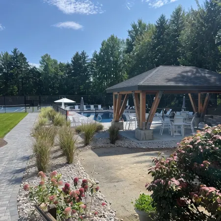 Perfect for family getaway, across from Mount Snow Mountain- Sleeps up to 12!