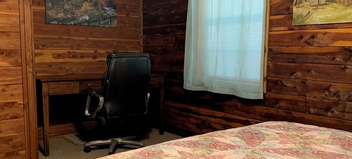 Beautiful Log Cabin. Sleeps 2-8. Reds Landing Boat Ramp .5 mi Away. A+ Fishing. Hotels in Baxter County