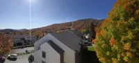 Sugarbush Mountainside Retreat - Ski in ski out - Swimmingpools