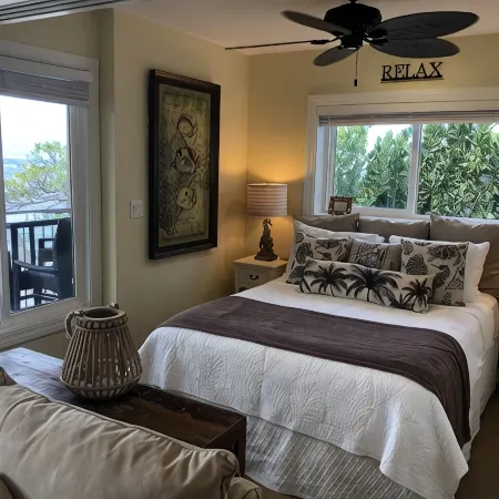 Sunrise Central on the Beach! Only you and the view! Relax to the sound of waves