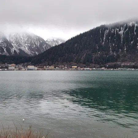 Mountain N' Shores Chalet