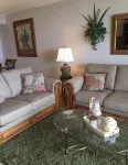 Hudson Hideaway: 2 BR/2 Bath Gulf Front Condo,Stunning Sunset from 27' Balcony