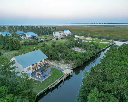 Bayside Retreat - 2250 sq ft Bay House w/dock, fire pit, & tons of amenities 다이아몬드헤드 호텔